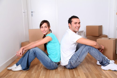Unpacking assistance in a modern Docklands home