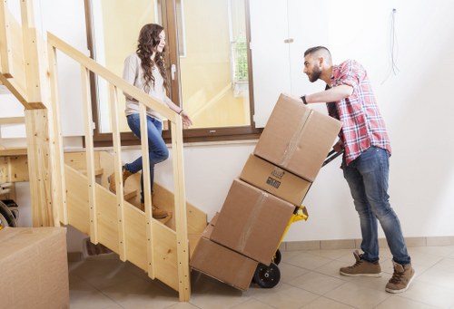 Commercial packing and unpacking support in Docklands